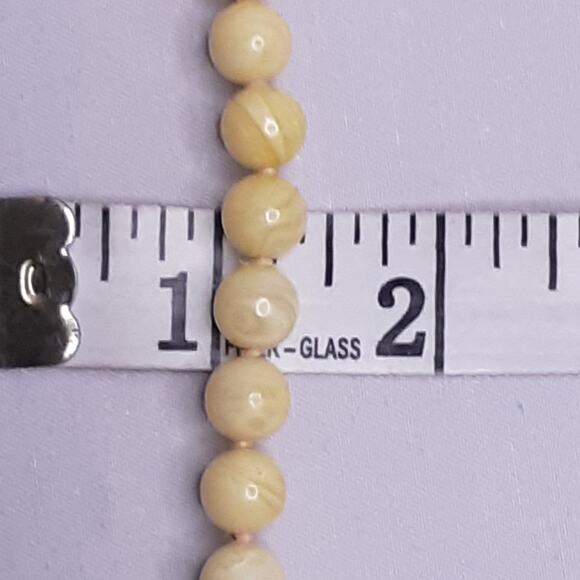 Jumbo Graduated Beaded Necklace Lemonade Yellow Acrylic Spring Clasp - Picture 7 of 8